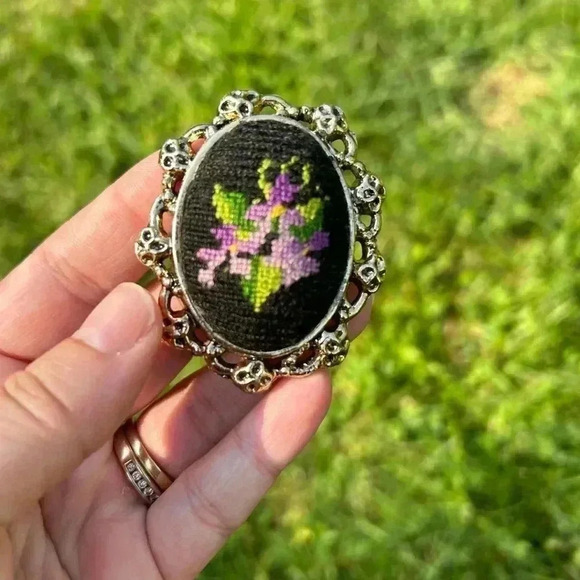 4/$100 Crochet 1920  vintage pendant brooch purple flowers jewelry - Picture 1 of 8